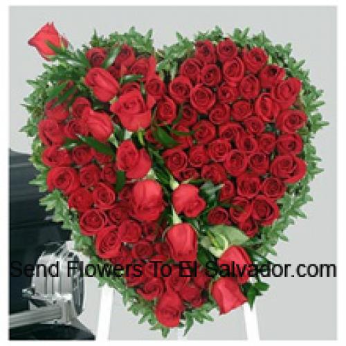 Belle Rose Rosse a Forma di Cuore 100