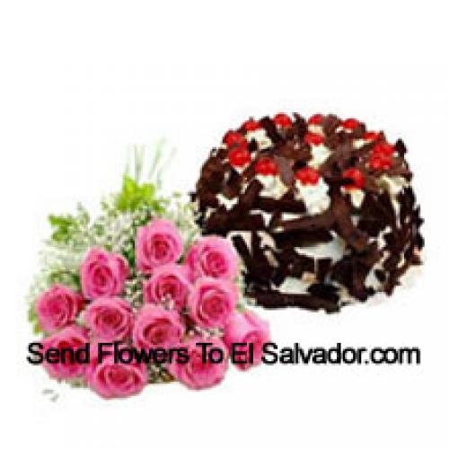 12 Rosas Rosadas con Delicioso Pastel de Chocolate Crujiente